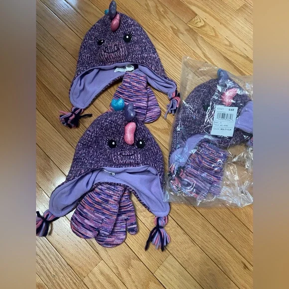 NWT Childrens Place Dinosaur hat and gloves set - Picture 1 of 3